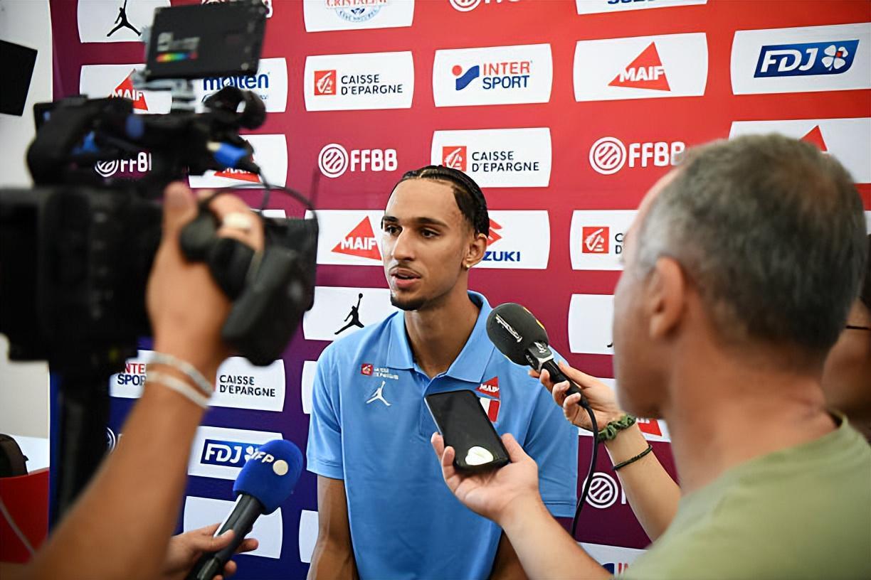 老鹰状元郎：我能够为法国队提供各种帮助，我们的目标是冠军